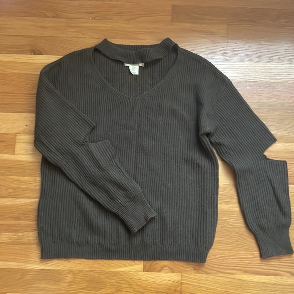 4 Sweater Bundle - image 4